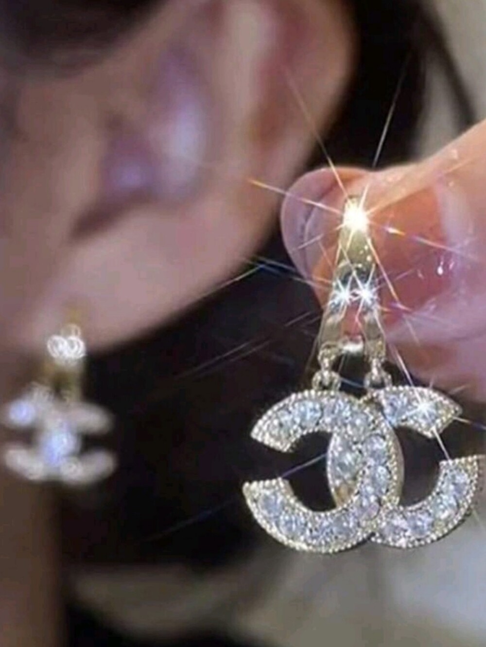 Luxury Style Earrings - Picture 4 of 7
